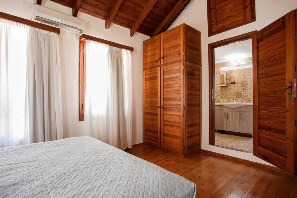 Chania Living Stories Villa With Piano Chrissi Akti Chania Exterior foto