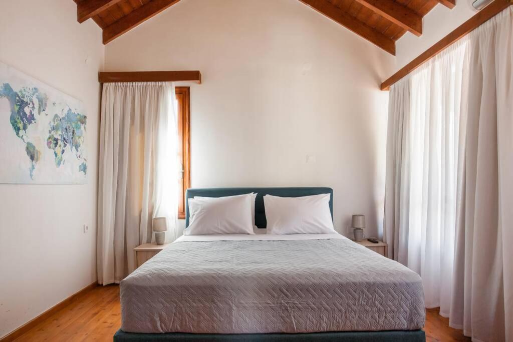 Chania Living Stories Villa With Piano Chrissi Akti Chania Exterior foto